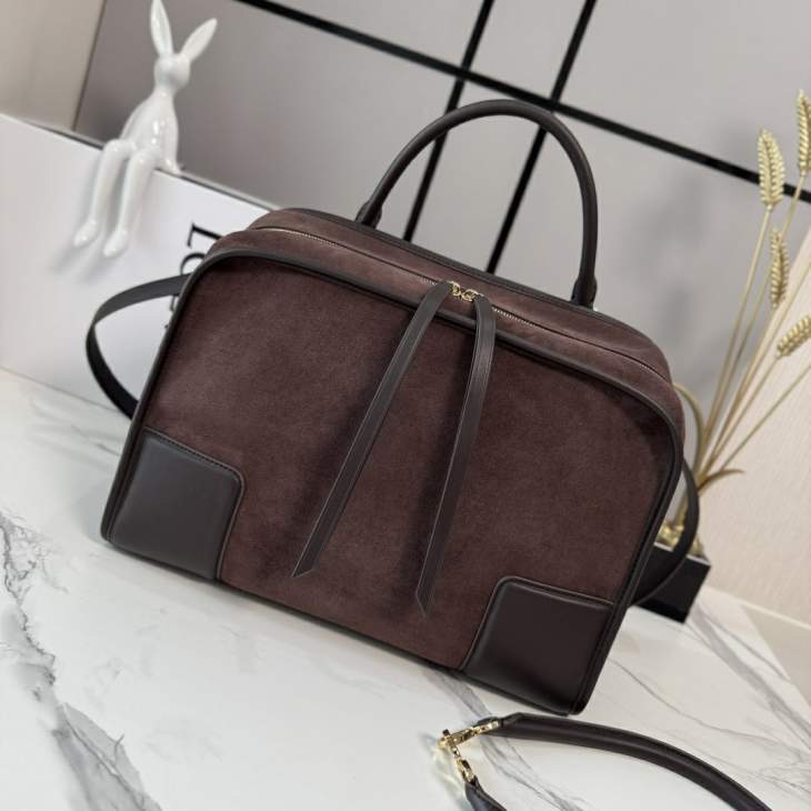 Picture of Loewe Handbags _SKUfw239908863fw